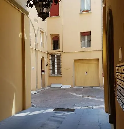 Flatinbo - Santo Stefano بولونيا