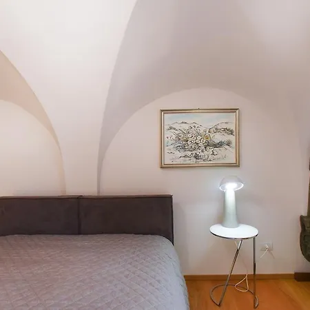 Flatinbo - Santo Stefano Apartment