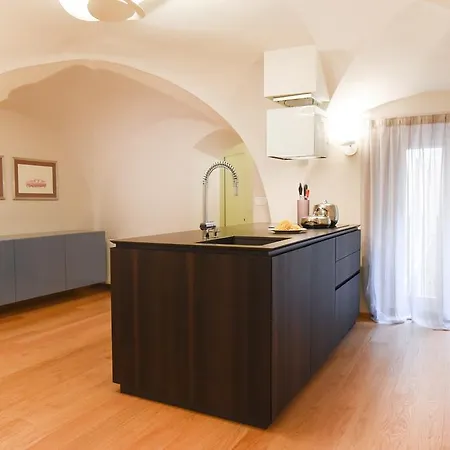 Flatinbo - Santo Stefano Apartment