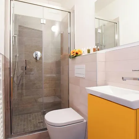 Flatinbo - Santo Stefano Apartment *